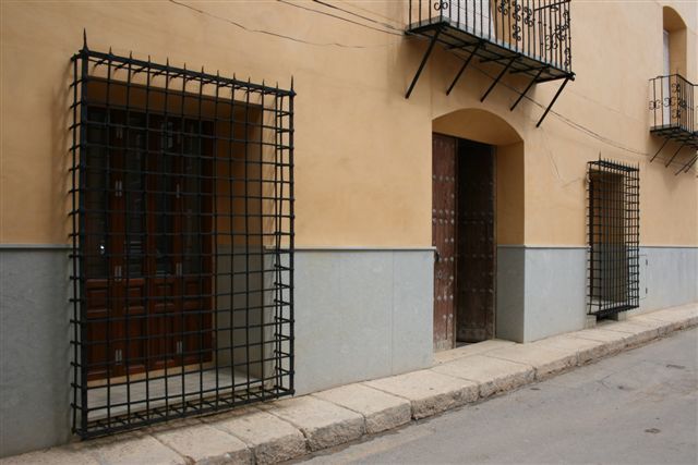 Finalizan las obras de rehabilitación de las fachadas de la Calle Mayor Triana, Foto 3