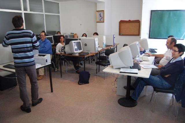 15 alumnos se forman gratuitamente en Lorquí sobre gestión de empresas - 1, Foto 1