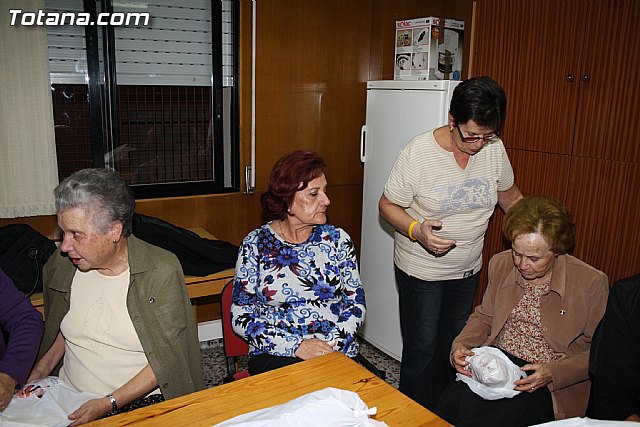 La concejal de Mujer e Igualdad de Oportunidades visita las nuevas dependencias de la Asociacin de Amas de Casa y Usuarios las 