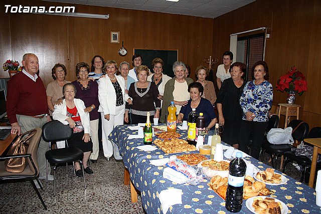 La concejal de Mujer e Igualdad de Oportunidades visita las nuevas dependencias de la Asociacin de Amas de Casa y Usuarios las 