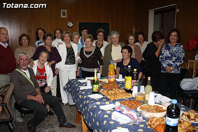 La concejal de Mujer e Igualdad de Oportunidades visita las nuevas dependencias de la Asociacin de Amas de Casa y Usuarios las 