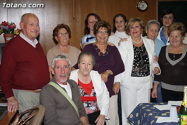 La concejal de Mujer e Igualdad de Oportunidades visita las nuevas dependencias de la Asociacin de Amas de Casa y Usuarios las 