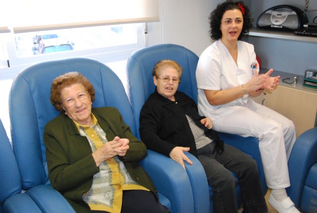 El concejal de Bienestar Social asiste a la coronación de la reina del Servicio de Estancias Diurnas para Alzheimer - 3, Foto 3