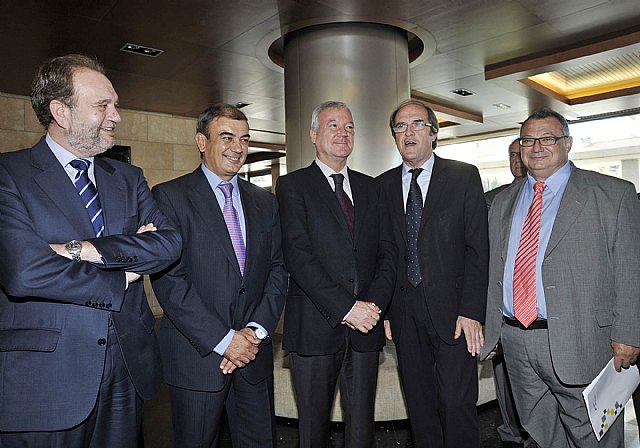 Valcárcel ensalza la perspectiva democrática, solidaria y humana de las cooperativas docentes - 1, Foto 1