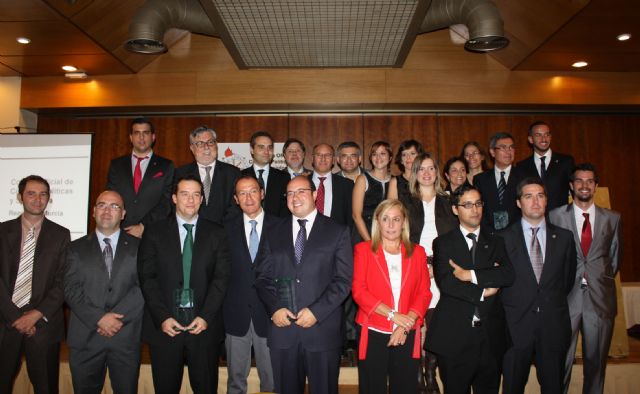 El Colegio celebra su X Aniversario y entrega los premios profesionales en una noche memorable - 2, Foto 2