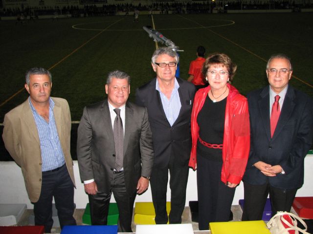 El Estadio Pitín estrena campo de césped artificial - 1, Foto 1