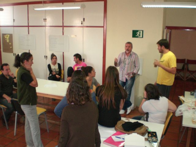 Un total de 25 jóvenes del municipio han participado en el curso sobre planificación y organización de escuelas de verano, Foto 2