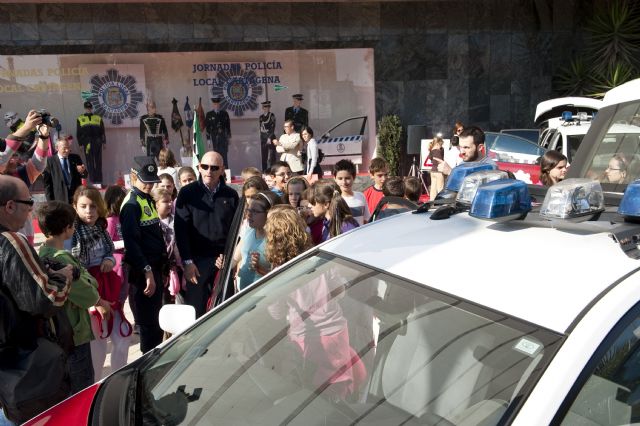 La Policía Local muestra su evolución a través de una exposición - 4, Foto 4