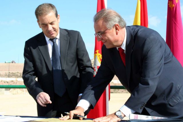 En la mañana de hoy ha sido colocada la primera piedra de varias obras deportivas - 3, Foto 3
