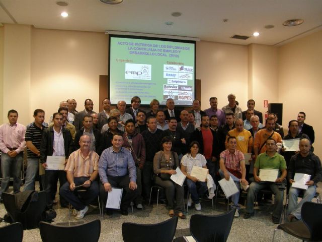 70 lorquinos reciben su diploma de participación en cuatro cursos de especialización - 1, Foto 1