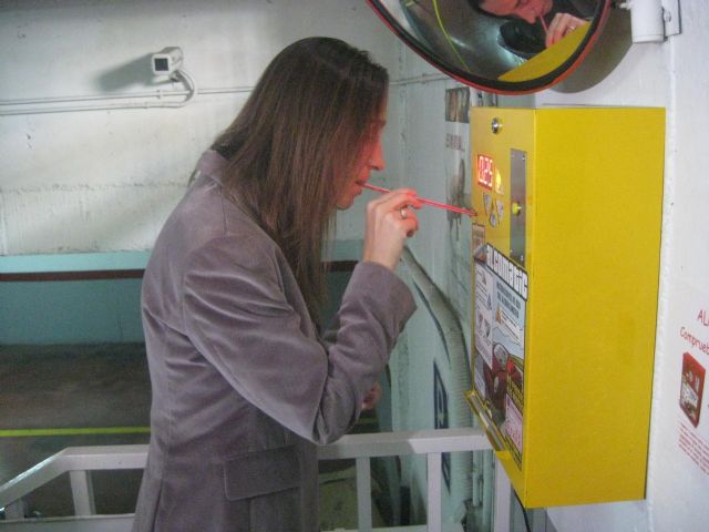 Cinco aparcamientos estrenan alcoholímetros para que los conductores puedan comprobar voluntariamente si superan la tasa permitida - 1, Foto 1