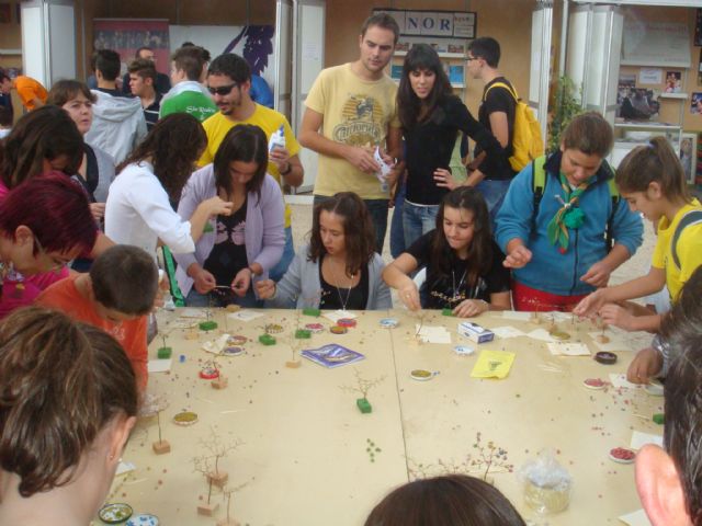 20 jóvenes alguaceños del Programa Nueve.e visitan el XI Zona Joven de Caravaca - 1, Foto 1