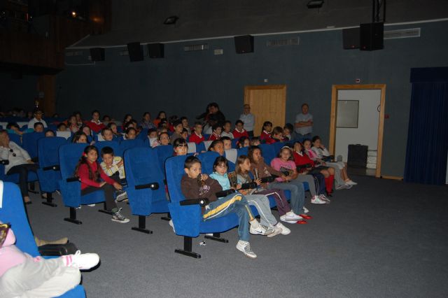 El cristal de Aygos cierra  el Festival de Teatro Infantil de Alguazas - 2, Foto 2