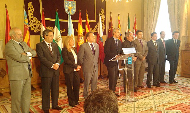 Reverte reclama la máxima coordinación entre las comunidades para optimizar los servicios que reciben los ciudadanos - 1, Foto 1