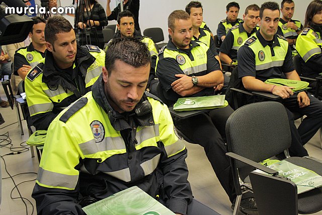 El alcalde y el Director General de Seguridad Ciudadana y Emergencias inauguran el curso 