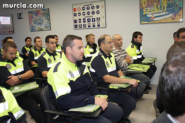 El alcalde y el Director General de Seguridad Ciudadana y Emergencias inauguran el curso 