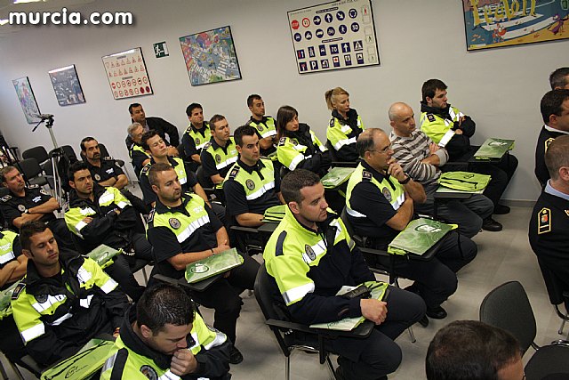 El alcalde y el Director General de Seguridad Ciudadana y Emergencias inauguran el curso 