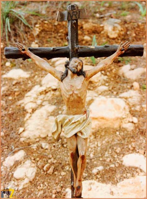 Roban una imagen del Cristo crucificado (obra de Salzillo) en el Santuario de la Virgen del Oro de Abarán - 1, Foto 1