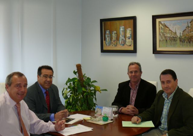 El director general de Ordenación Farmaceútica se compromete a iniciar el expediente de la nueva farmacia antes de final de año - 1, Foto 1