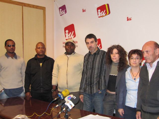 IU-LV propone la creación de oficinas para atender a afectados por embargos y desahucios - 1, Foto 1