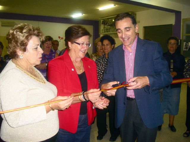 Inaugurada la exposición de manualidades de la Semana Cultural en la barriada Virgen de la Caridad - 2, Foto 2