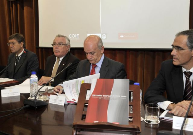 El 67% de las empresas de la Región de Murcia cuentan con universitarios en sus plantillas - 2, Foto 2