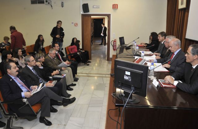 El 67% de las empresas de la Región de Murcia cuentan con universitarios en sus plantillas - 3, Foto 3