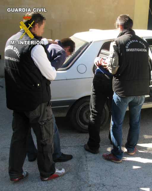 La Guardia Civil detiene a dos personas por cometer robos y hurtos por el procedimiento cogotero - 1, Foto 1