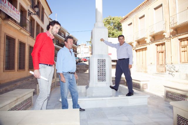 Abierta al público la fuente histórica de la Plaza Ramón y Cajal, Foto 1