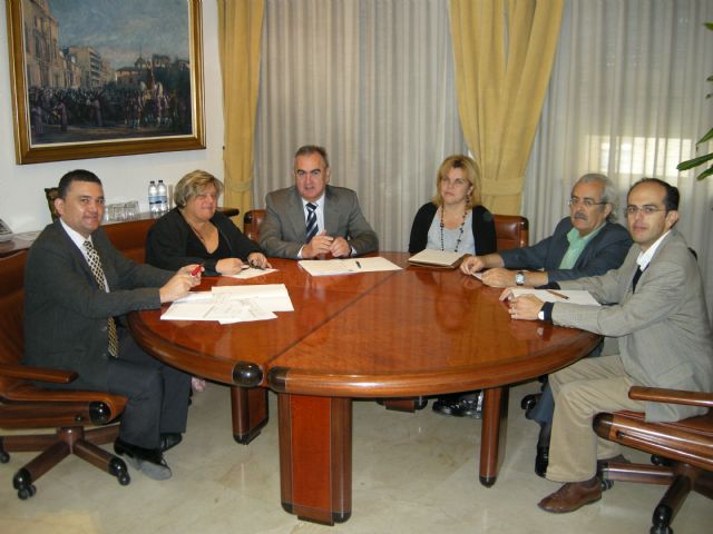 18 millones de euros del Plan E para eliminar barreras arquitectnicas en la Regin, Foto 1