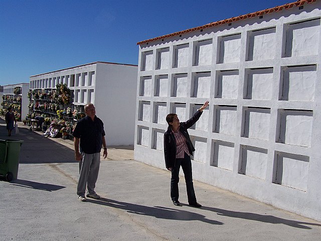El Cementerio Municipal se prepara ante la llegada del Día de Todos los Santos 2010 - 1, Foto 1