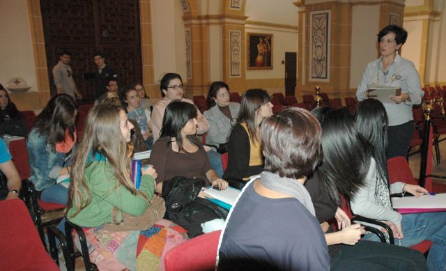 Más de 300 alumnos de la UCAM acompañarán a Benedicto XVI en Santiago de Compostela y Barcelona - 1, Foto 1