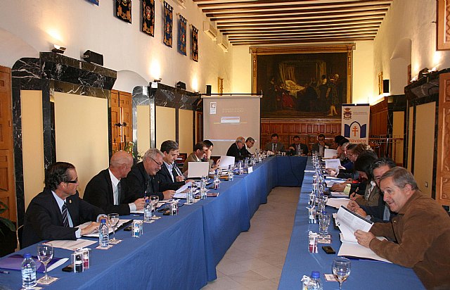 La Federacin de Municipios celebra una asamblea extraordinaria en Caravaca, Foto 1