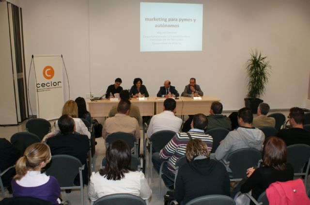 El Ayuntamiento y Ceclor organizan Jornadas Empresariales para favorecer la especialización de autónomos y PYMES locales - 2, Foto 2