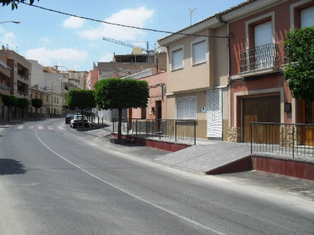 La Comunidad culmina la supresión de barreras arquitectónicas en el centro histórico de Totana, Foto 1