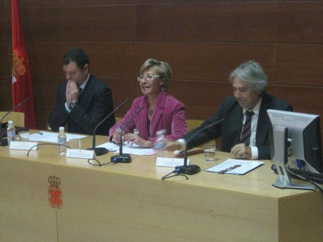 Serrano: Los mayores son una generación privilegiada por vivir los cambios tecnológicos más importantes - 1, Foto 1