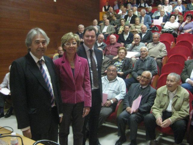 Serrano: Los mayores son una generación privilegiada por vivir los cambios tecnológicos más importantes - 2, Foto 2