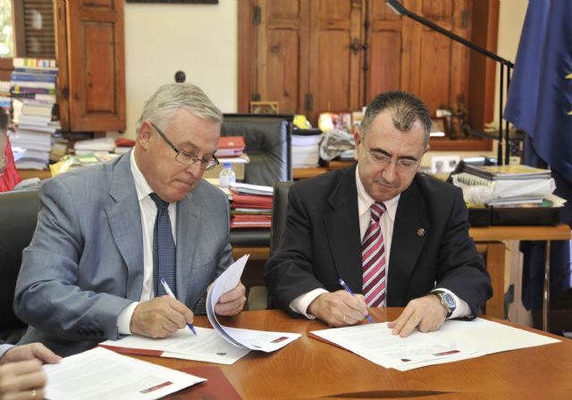 La Universidad de Murcia y el Consorcio de Extinción de Incendios investigarán sobre las sustancias químicas peligrosas - 3, Foto 3