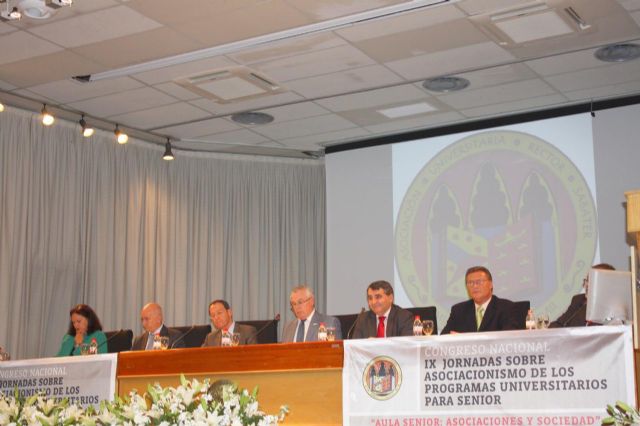 El Alcalde Cámara, con los universitarios senior - 2, Foto 2