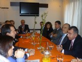 El consejero de Justicia se rene con miembros del Crculo de Economa