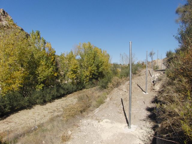 Piden que se adopten medidas ante una serie de obras de vallado ilegal en el estrecho de la Encarnación, junto al Río Quipar - 3, Foto 3