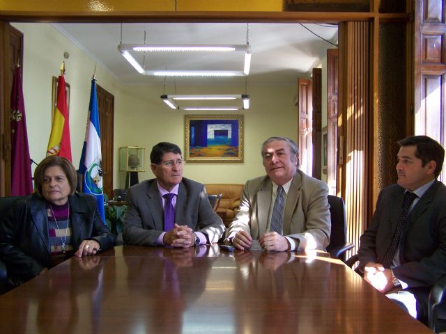 Recepción Oficial del Alcalde de Águilas al Director Nacional de Educación Agraria de Paraguay - 2, Foto 2