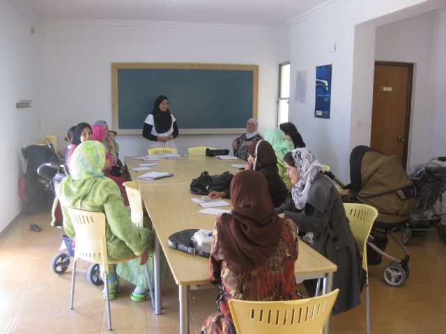 Las mujeres marroquíes de Fuente Álamo aprenden español - 1, Foto 1
