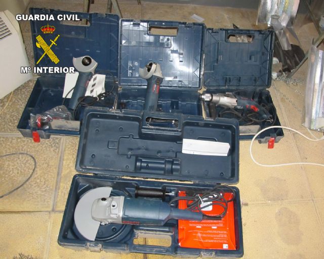 La Guardia Civil desmantela un punto de producción de marihuana en Librilla, Foto 2