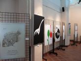 Un total de 30 obras, seleccionadas en el premio nacional de carteles Caja Madrid, forman la exposicin Planeta sano