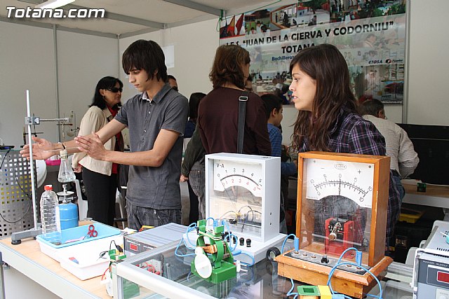 El IES Juan de la Cierva de Totana particip con un stand en la X Semana de la Ciencia y la Tecnologa de la Regin - 14