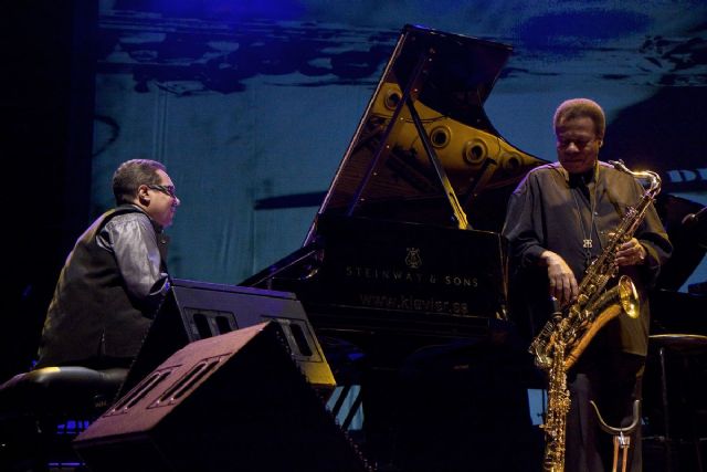 Un público entregado recibe con los brazos abiertos el Cartagena Jazz Festival - 3, Foto 3