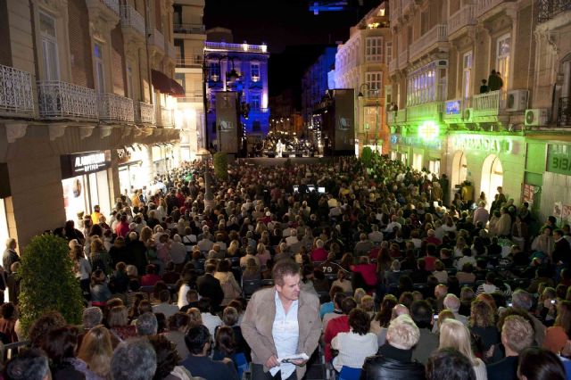 Un público entregado recibe con los brazos abiertos el Cartagena Jazz Festival - 4, Foto 4