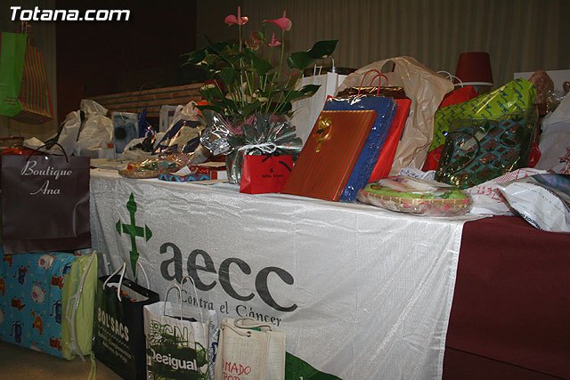 La Junta Local de la AECC organiza la tradicional cena a beneficio de la Asociación Española Contra el Cáncer, Foto 1