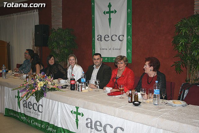 La Junta Local de la AECC organiza la tradicional cena a beneficio de la Asociación Española Contra el Cáncer, Foto 3